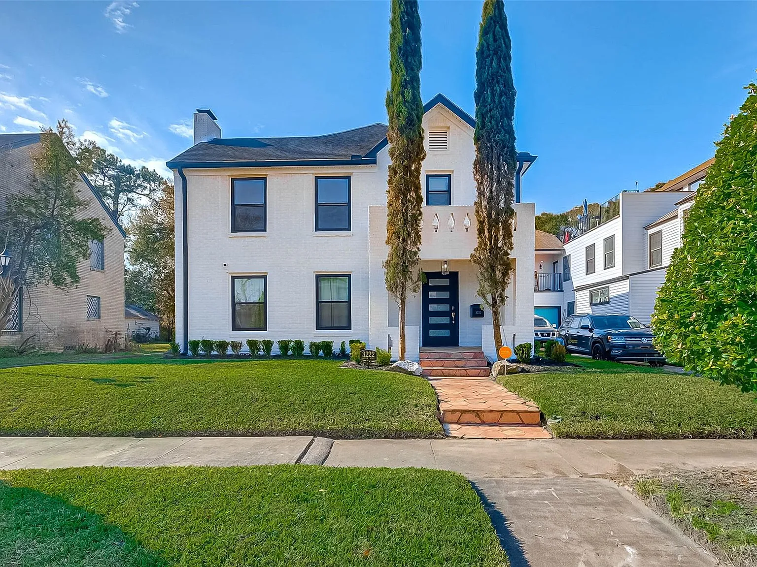 3 bed, 1.5 bath, 2056 sqft, $2,950 — Photo 3