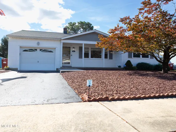 55 Whitmore Drive, Toms River, NJ 08757