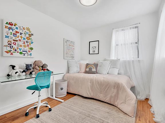 5th image of 2830 Briggs Ave APT 1H