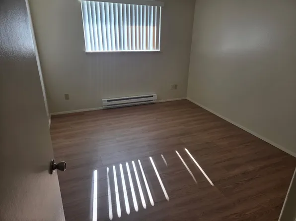 2702 S 74th St APT I, Tacoma, WA 98409