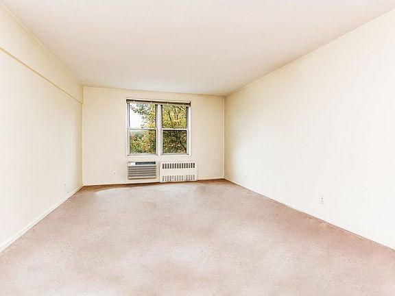 4th image of 3901 Independence Ave APT 4S