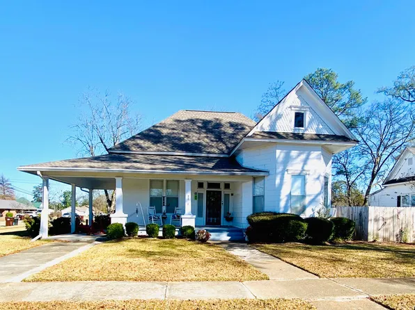 201 5th St S, Amory, MS 38821