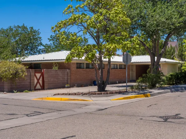 411 Schmidt Pl SW, Los Lunas, NM 87031