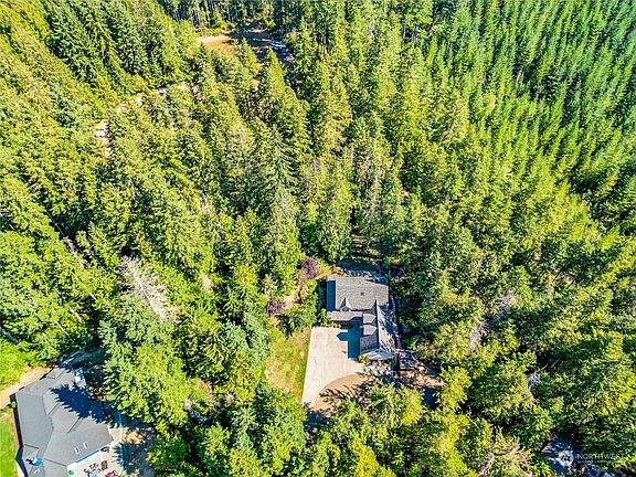 2nd image of 4922 Bridle Tree Drive NW