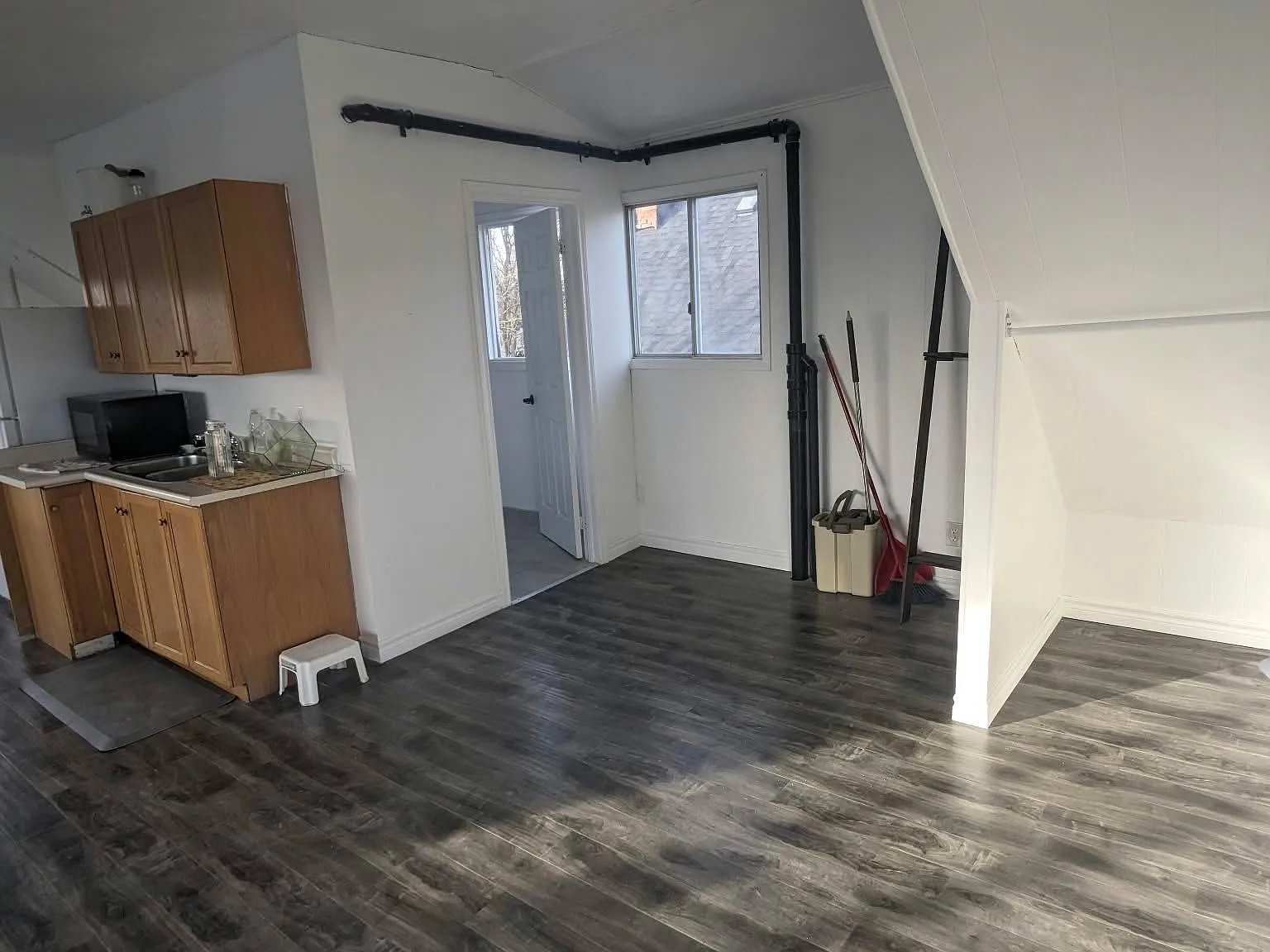 3 bed, $3,200 — Photo 2