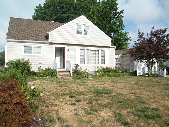 2nd image of 805 Deborah Dr