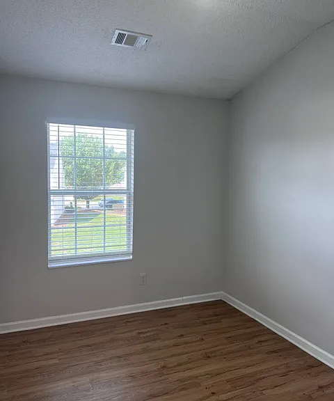 2770 Parkway Cv — Photo 3