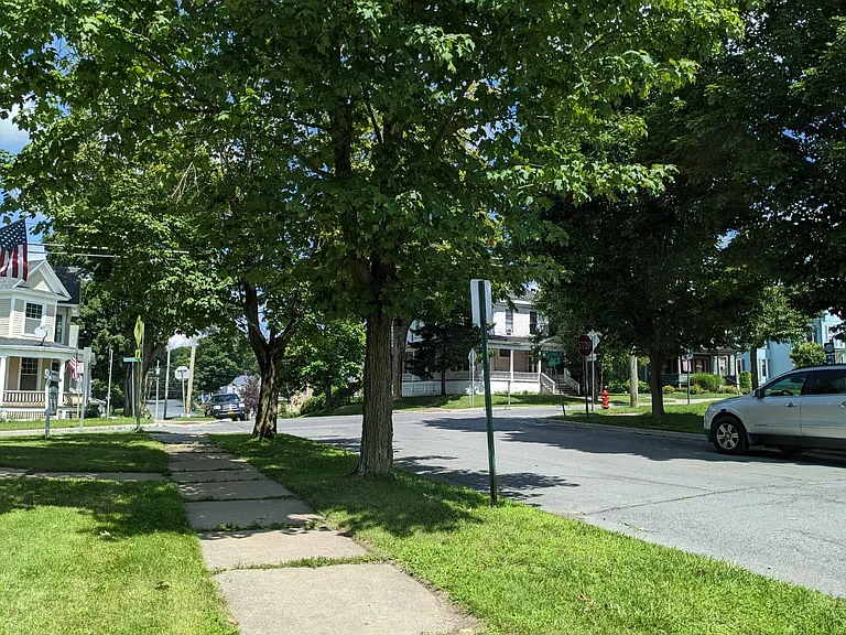 423 Budd St #3 — Photo 15