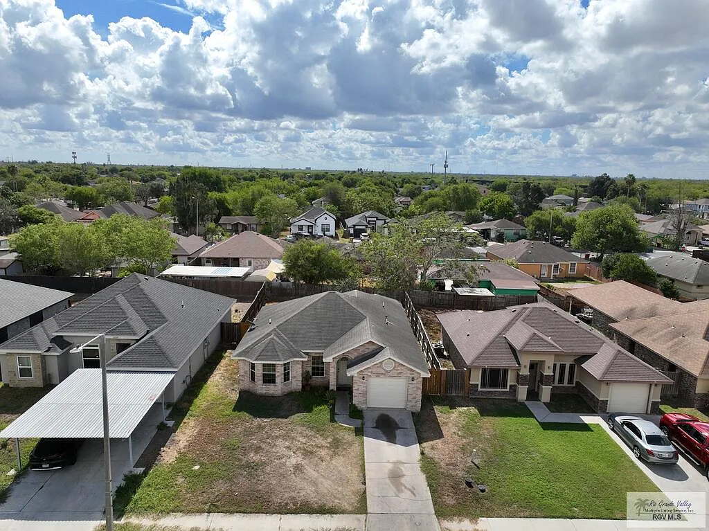 4 bed, 2.0 bath, 1398 sqft, $1,800 — Photo 4