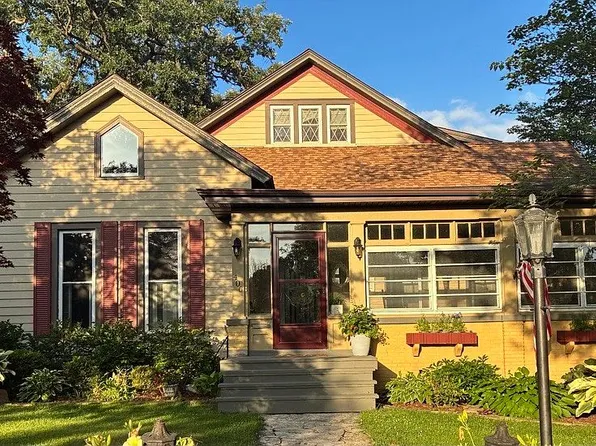406 Lafayette St, Valparaiso, IN 46383