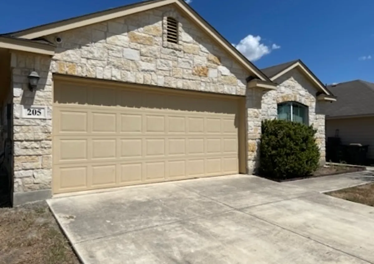 Building Photo - 205 Teron Dr