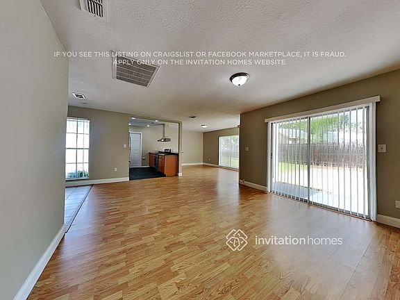 3rd image of 614 W Windhorst Rd