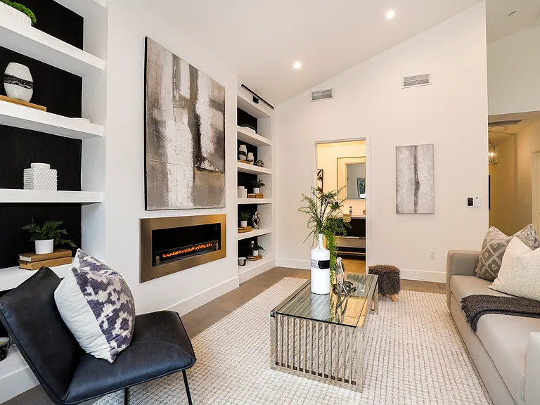 15122 Morrison St — Photo 26