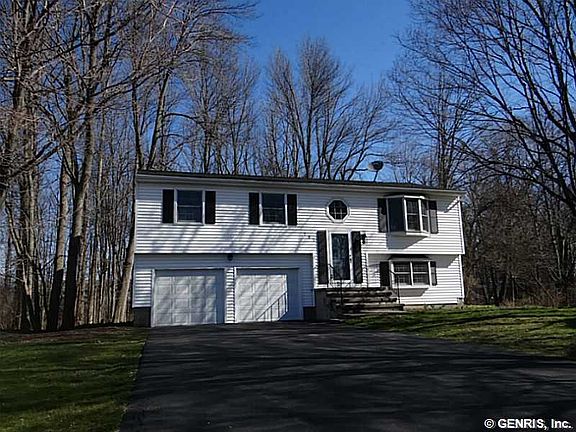 3rd image of 732 Eastwood Cir
