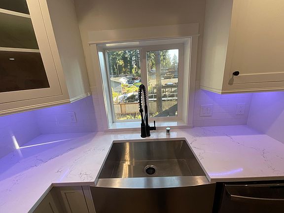 5th image of 1577 Woodside Dr #A