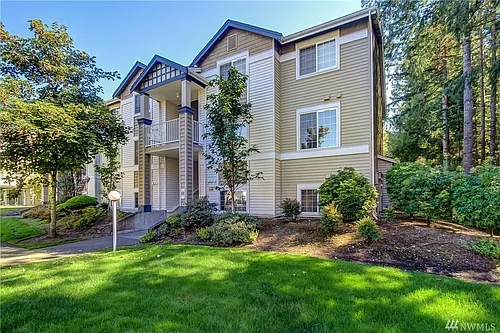 25235 SE Klahanie Blvd Photo 1