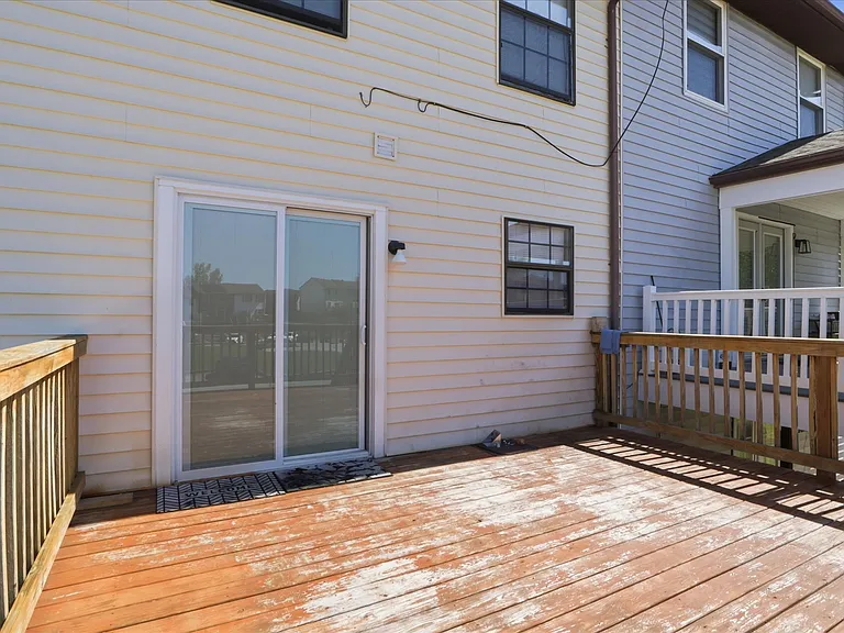 663 Johahn Dr — Photo 18
