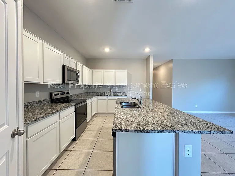 6551 W Magdalena Ln — Photo 6