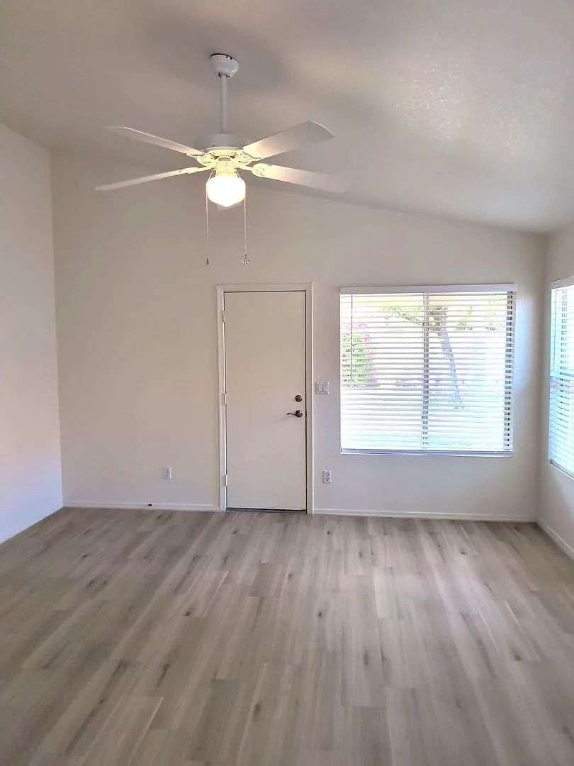 Building Photo - 2450 S Apache Dr