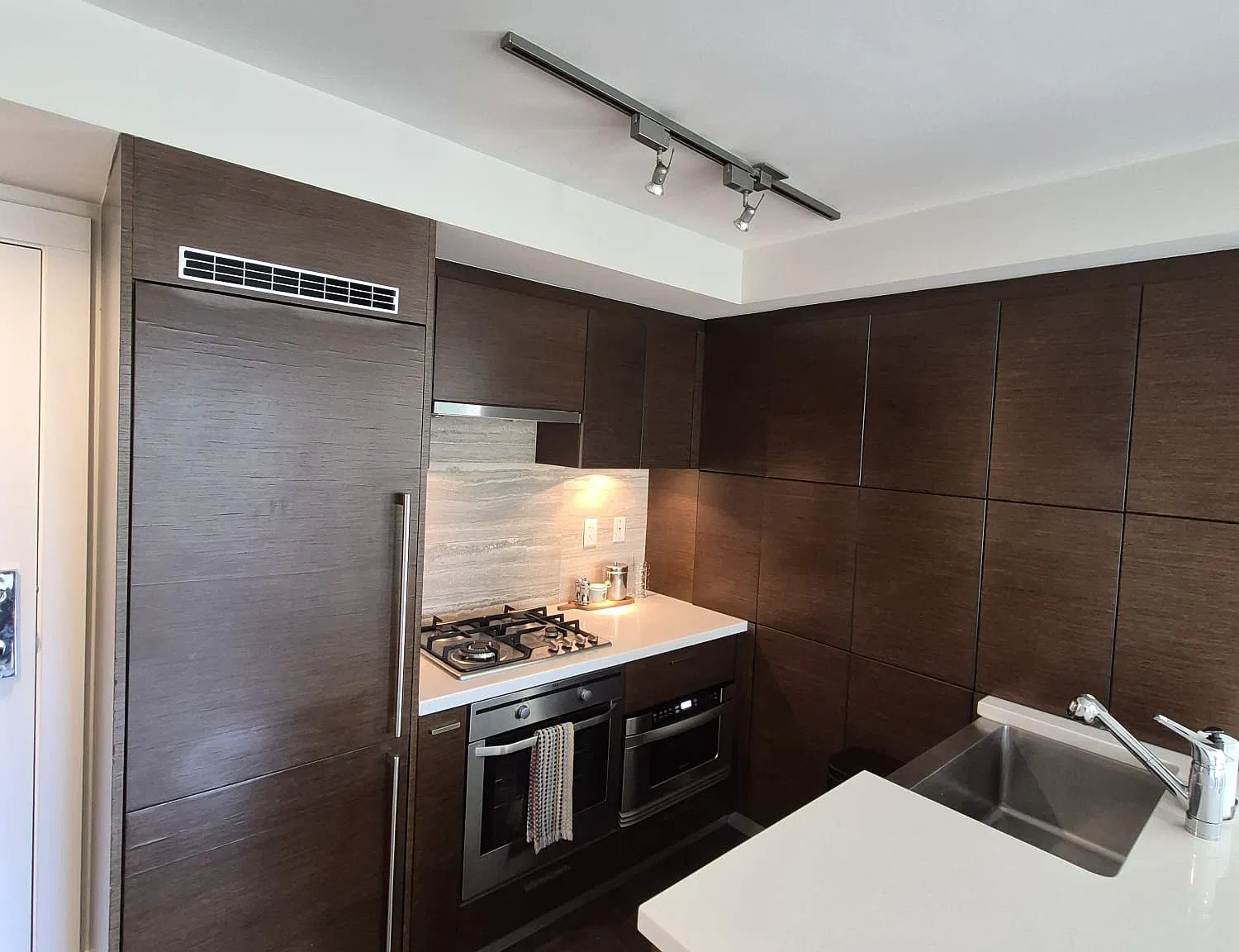 1 bed, 550 sqft, $2,550 — Photo 3