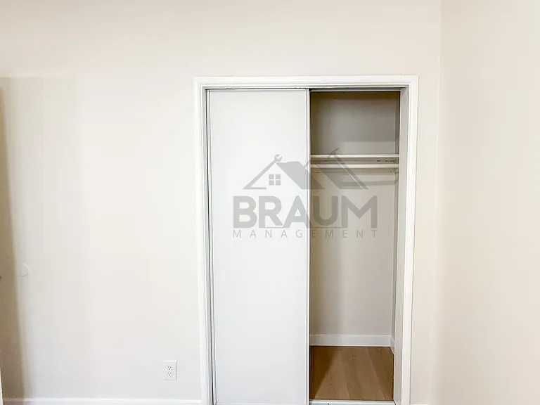 13129 OXNARD ST. — Photo 49