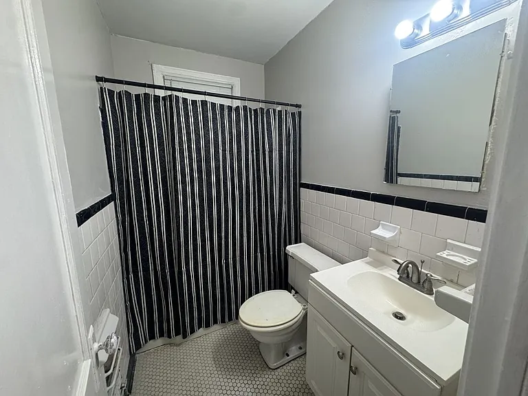 319 Olivia Ct — Photo 12