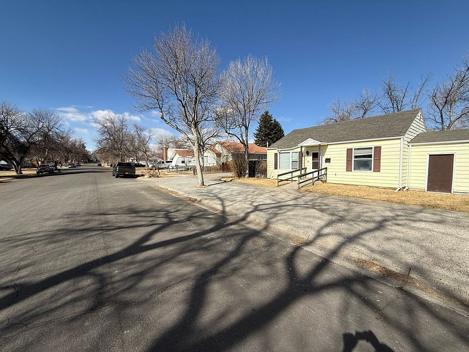 1st image of 218 E Lincoln Ave