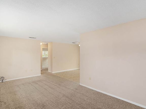 4th image of 15653 NE 8th Pl