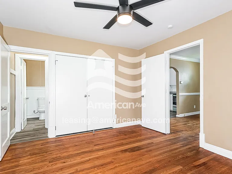 1457490_010_main_bedroom_10.jpg