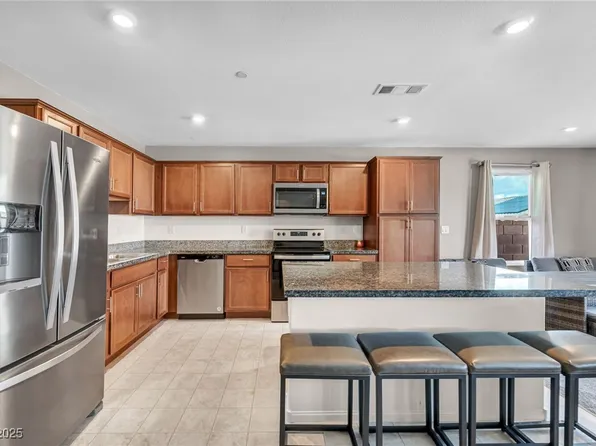 840 Turtleback Falls Ave, Indian Springs, NV 89018