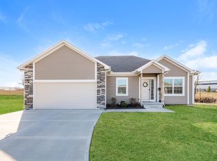 1105 NW High View Dr, Grain Valley, MO 64029