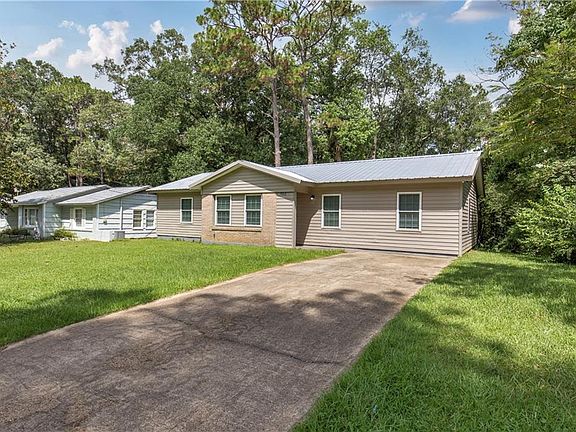 2nd image of 902 Memory Ln