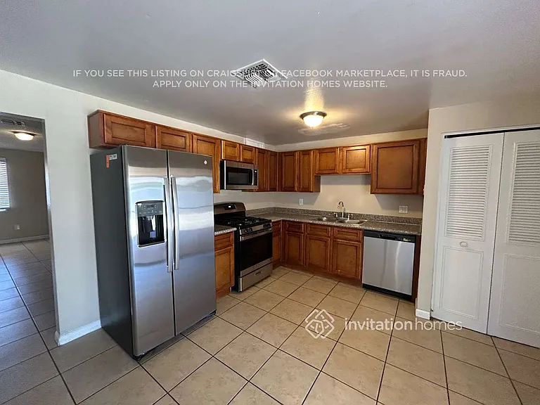 5540 W Berkeley Rd — Photo 5