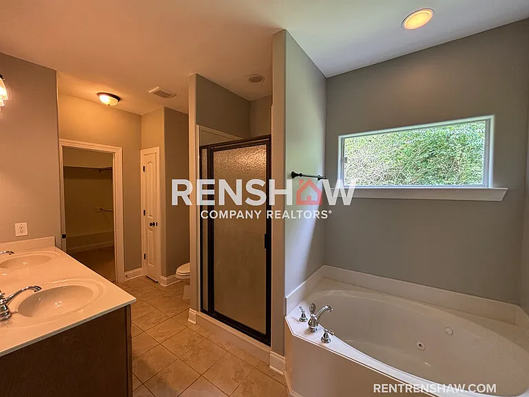 220 Armour Pl — Photo 16