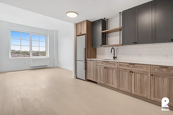 Rented by REZI | media 31