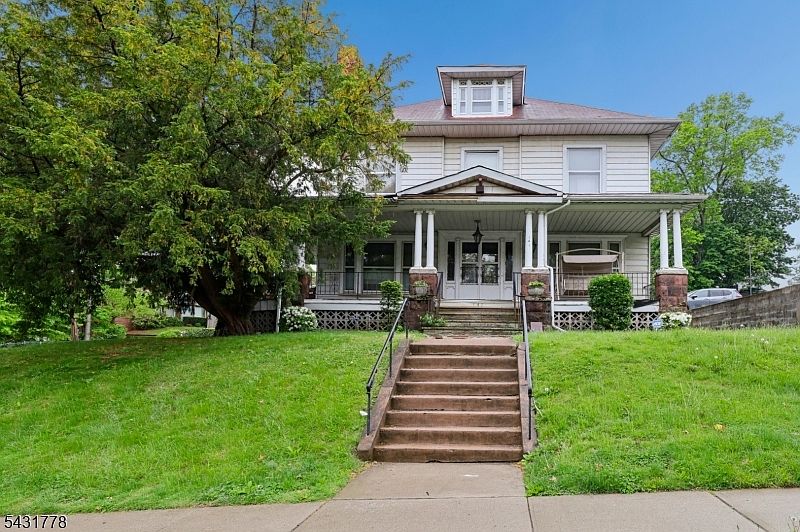 1st image of 141 Aycrigg Ave