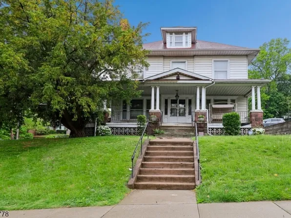 141 Aycrigg Ave, Passaic City, NJ 07055