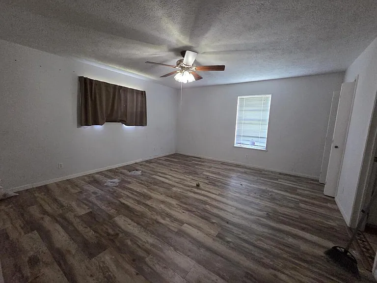 107 Timber Ln — Photo 8