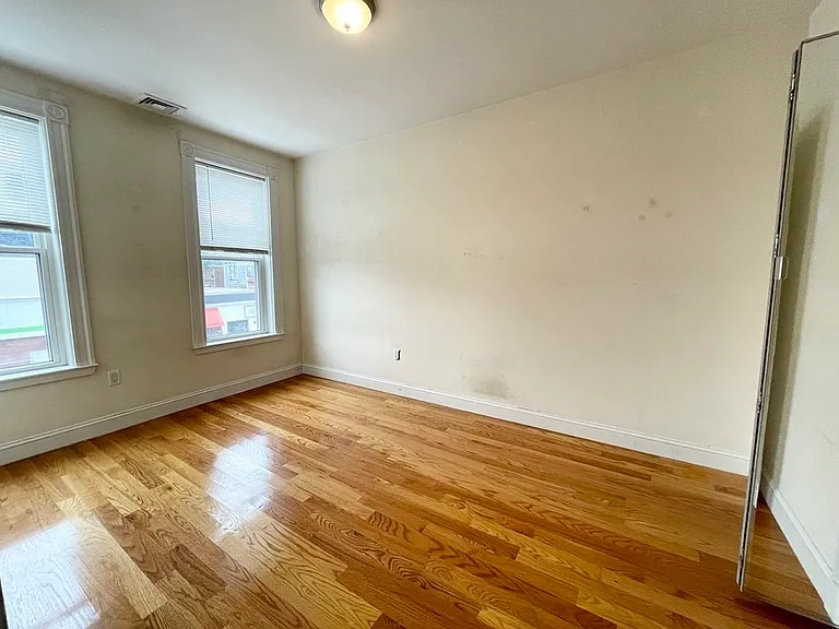 90-92 L St #2 — Photo 11