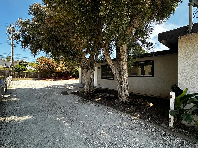 208 Woodcrest Ln #210 — Photo 9