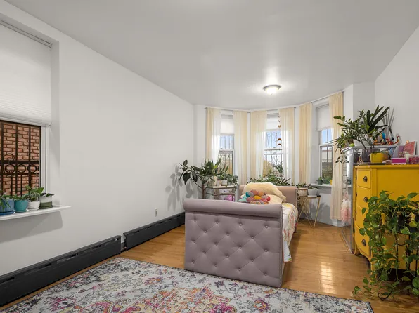 133 Sunnyside Avenue image 4 of 9