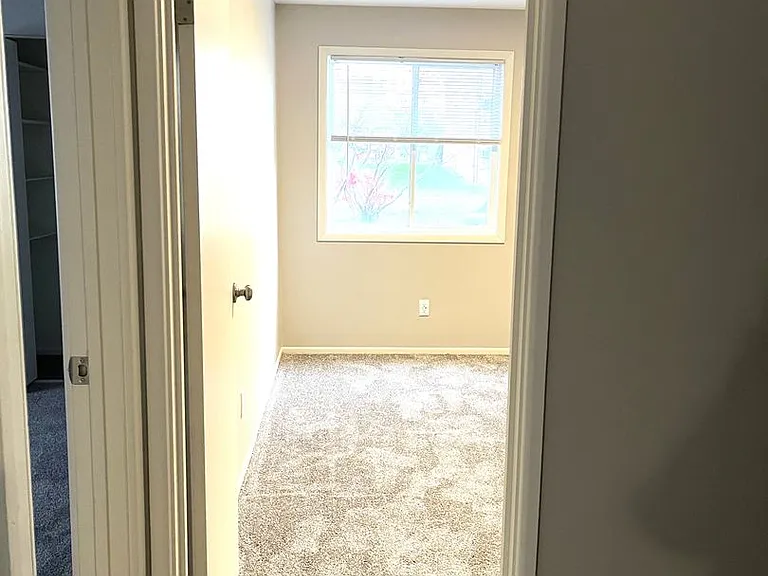 918 Heritage Ct #102 — Photo 21