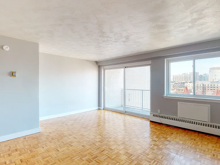 290 Nelson St — Photo 13