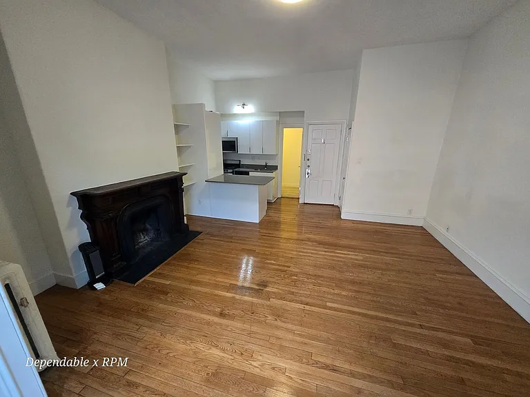 86 Charles Street — Photo 12
