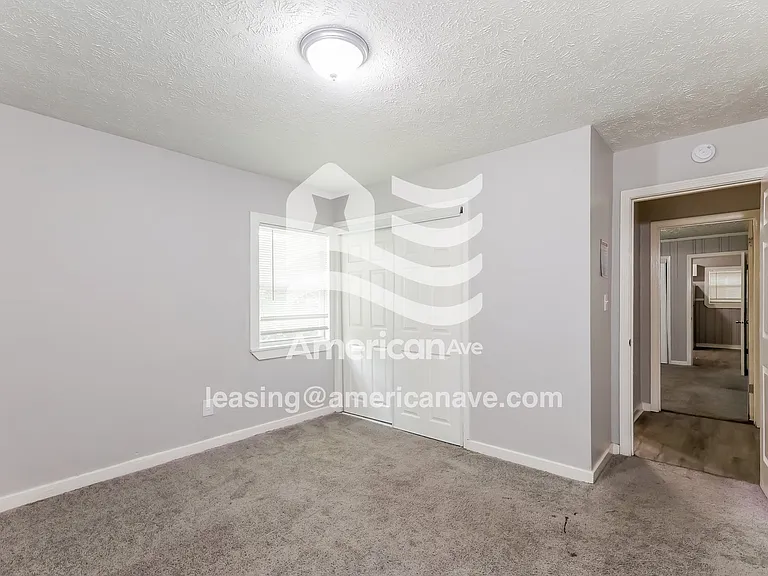 611565_009_main_bedroom_9.jpg