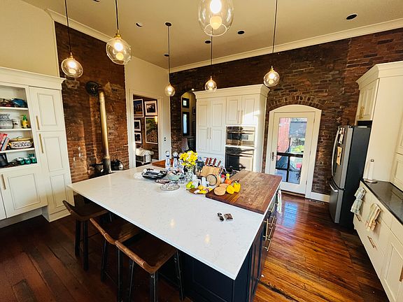 3rd image of 924 Fatherland St