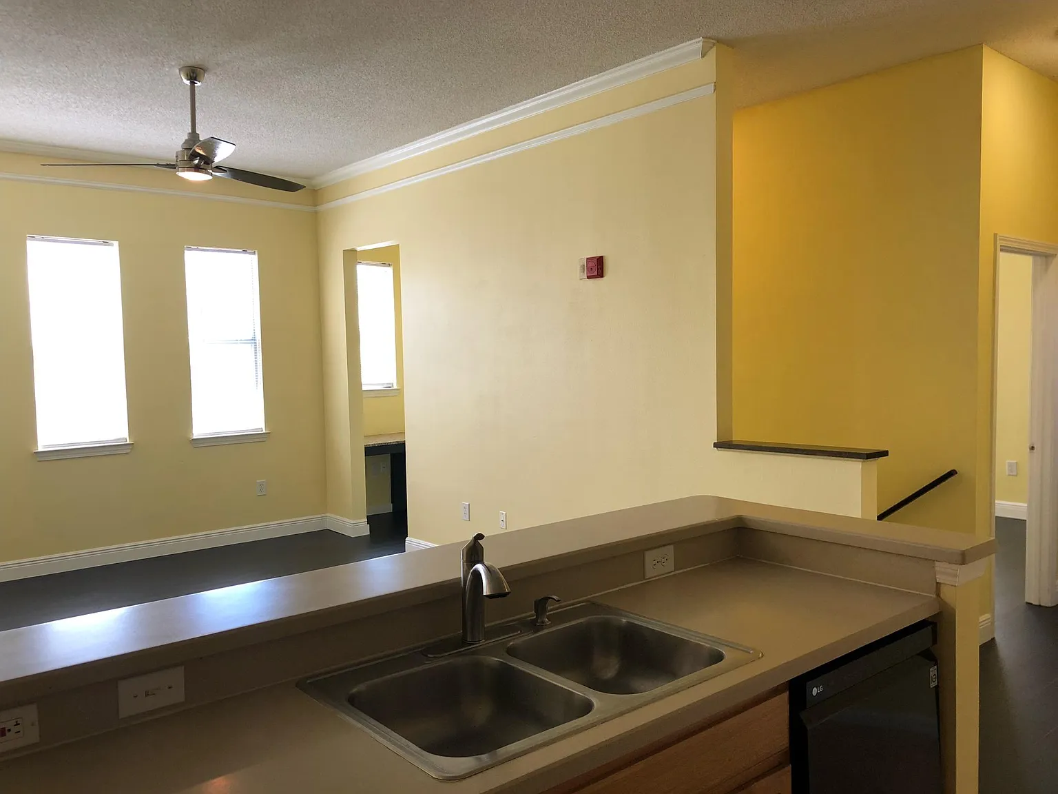1 bed, 858 sqft, $1,650 — Photo 4