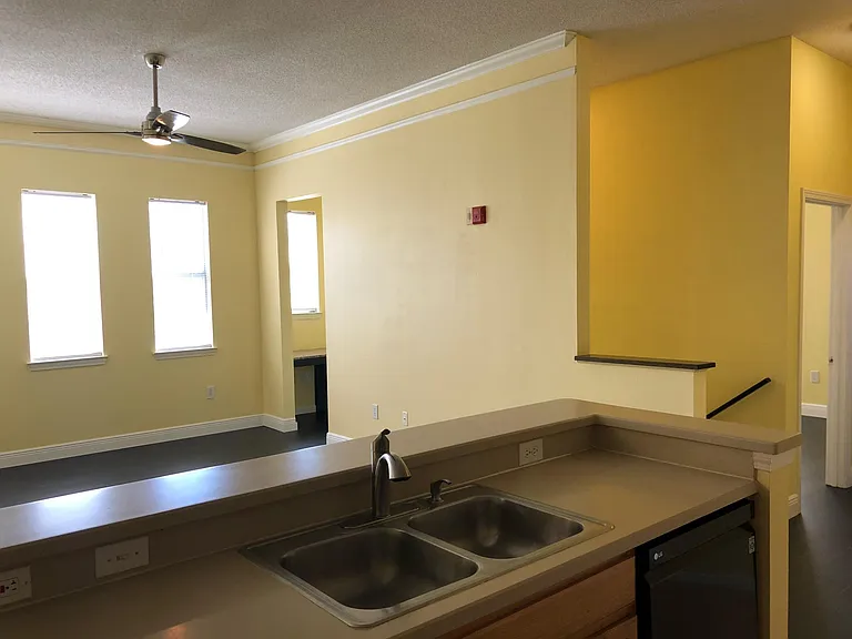 12025 Villanova Dr #10 — Photo 4