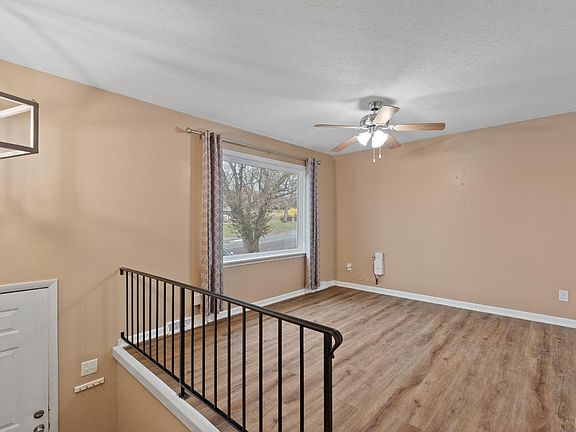 4th image of 6109 Pawnee Dr