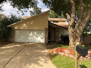 463 Redway Ln, Webster, TX 77598